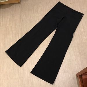 Lululemon black groove yoga pants 8